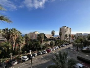 Appartement Climatisé 2 Étoiles avec Balcon, Proche Plage et Centre - Le Lavandou - FR-1-308-199